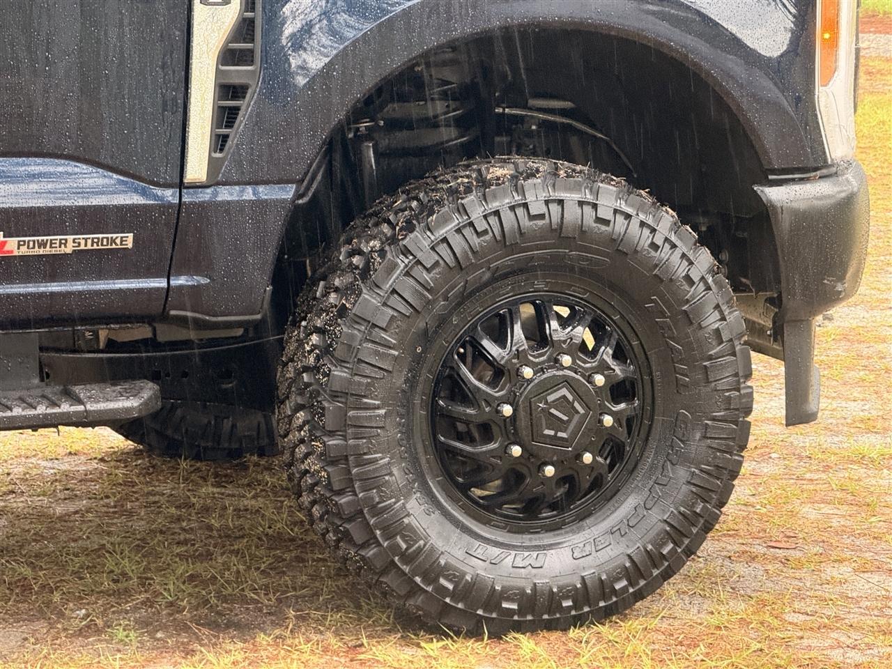 Ford Super Duty F-350 DRW King Ranch 4WD Crew Cab 8' Box 2025