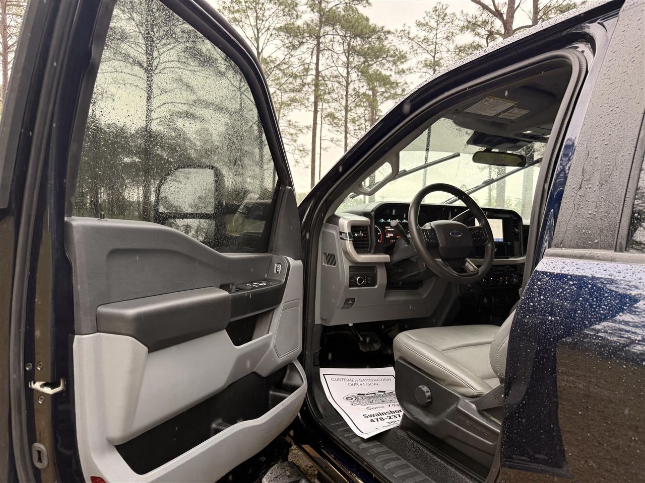 Ford Super Duty F-350 DRW King Ranch 4WD Crew Cab 8' Box 2025