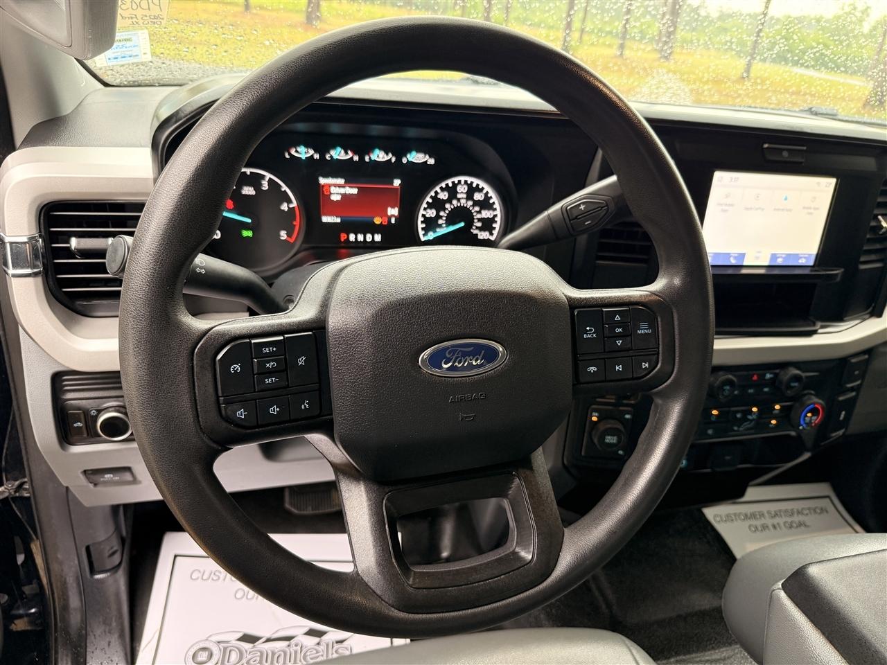 Ford Super Duty F-350 DRW King Ranch 4WD Crew Cab 8' Box 2025