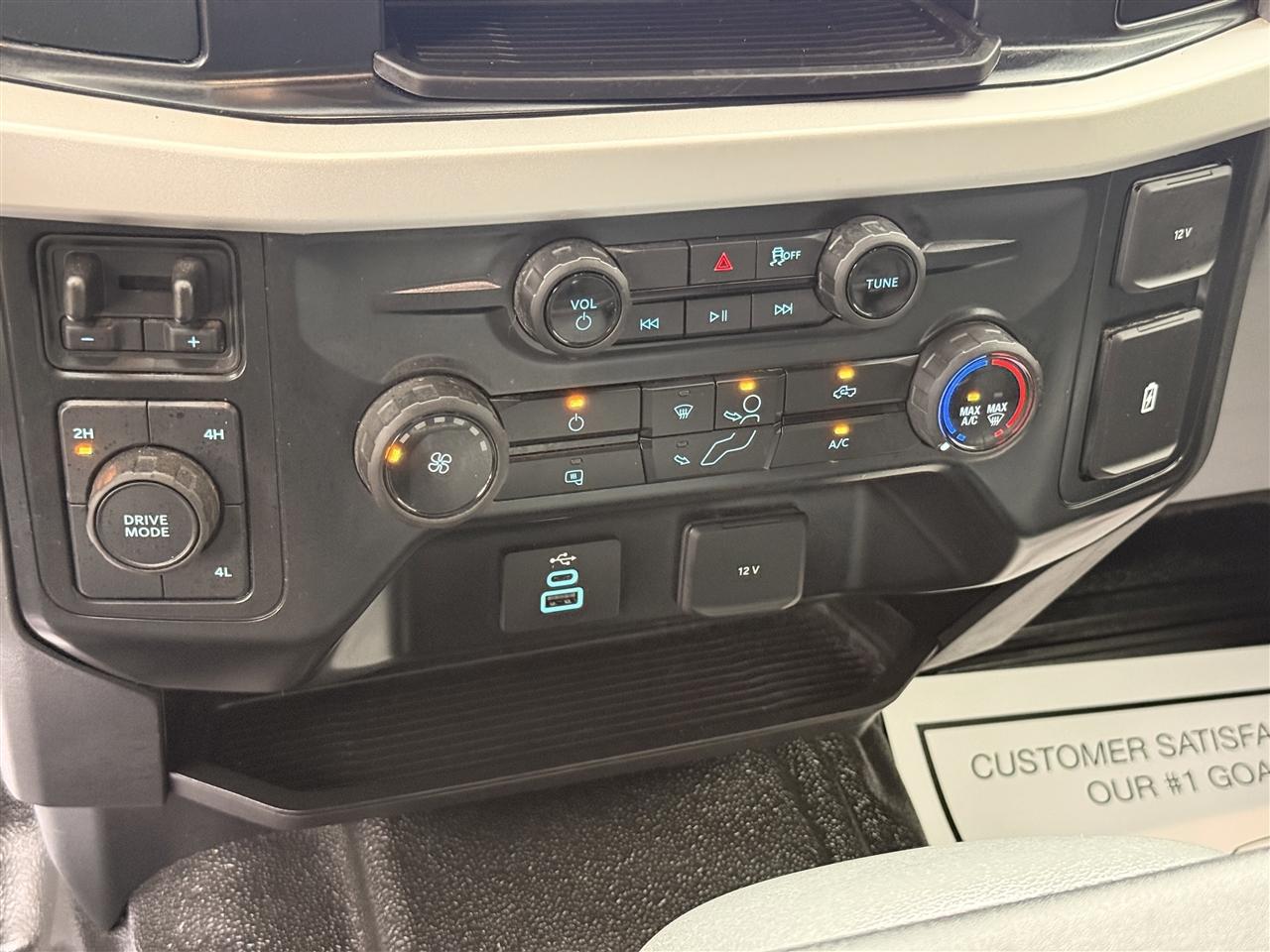 Ford Super Duty F-350 DRW King Ranch 4WD Crew Cab 8' Box 2025
