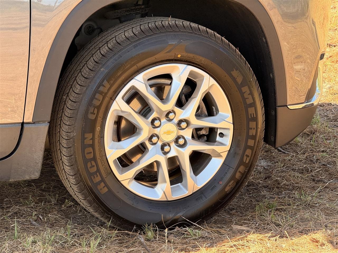 Chevrolet Traverse FWD 4dr LT Cloth w/1LT 2019