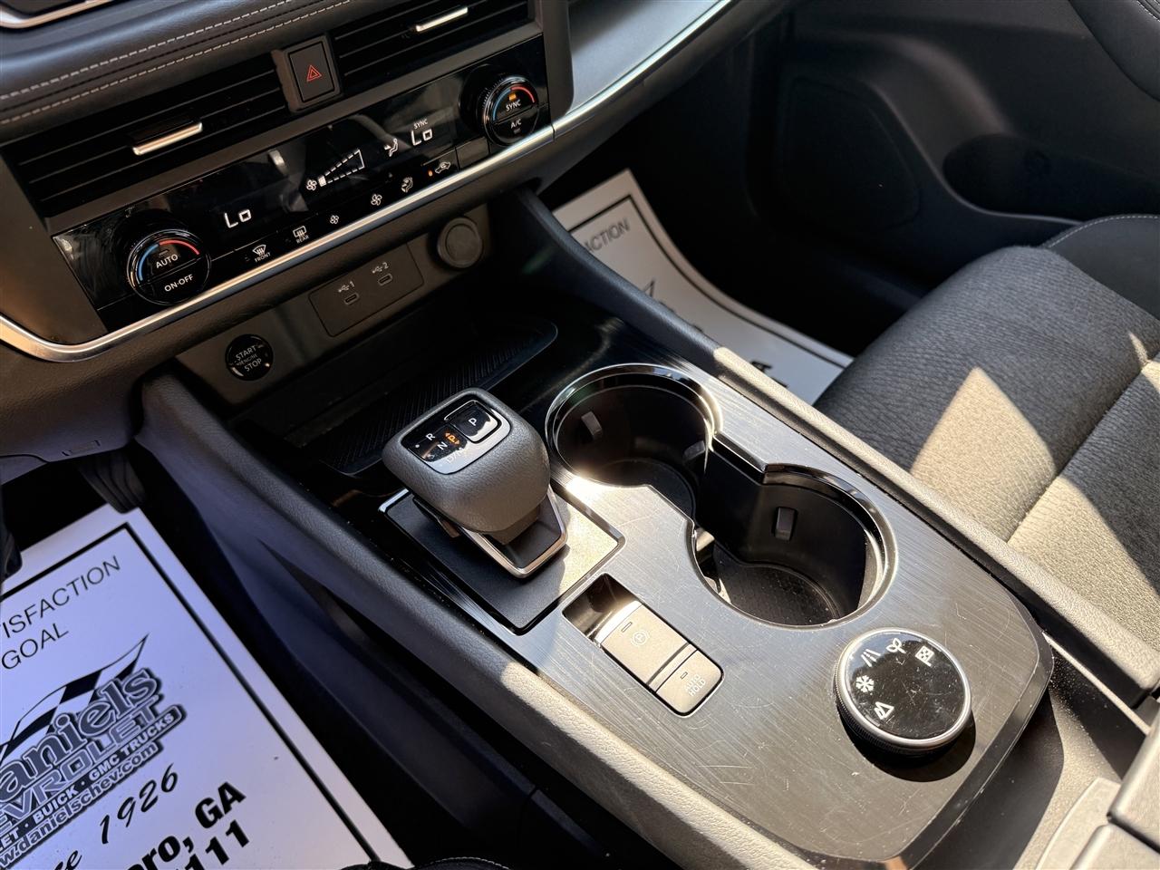 Nissan Rogue AWD SV 2024