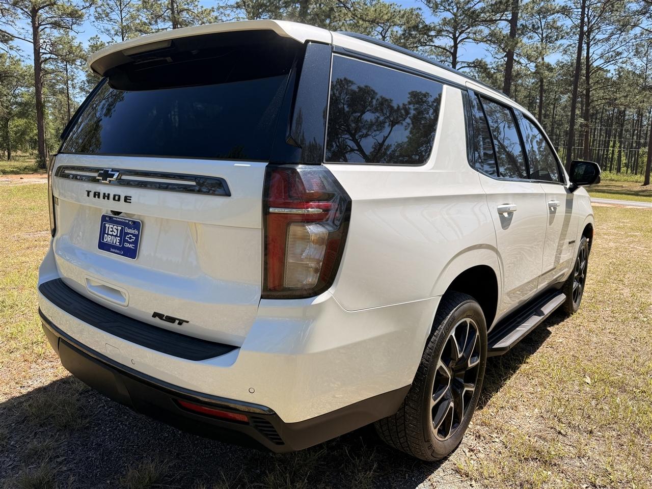 Chevrolet Tahoe 4WD 4dr RST 2021