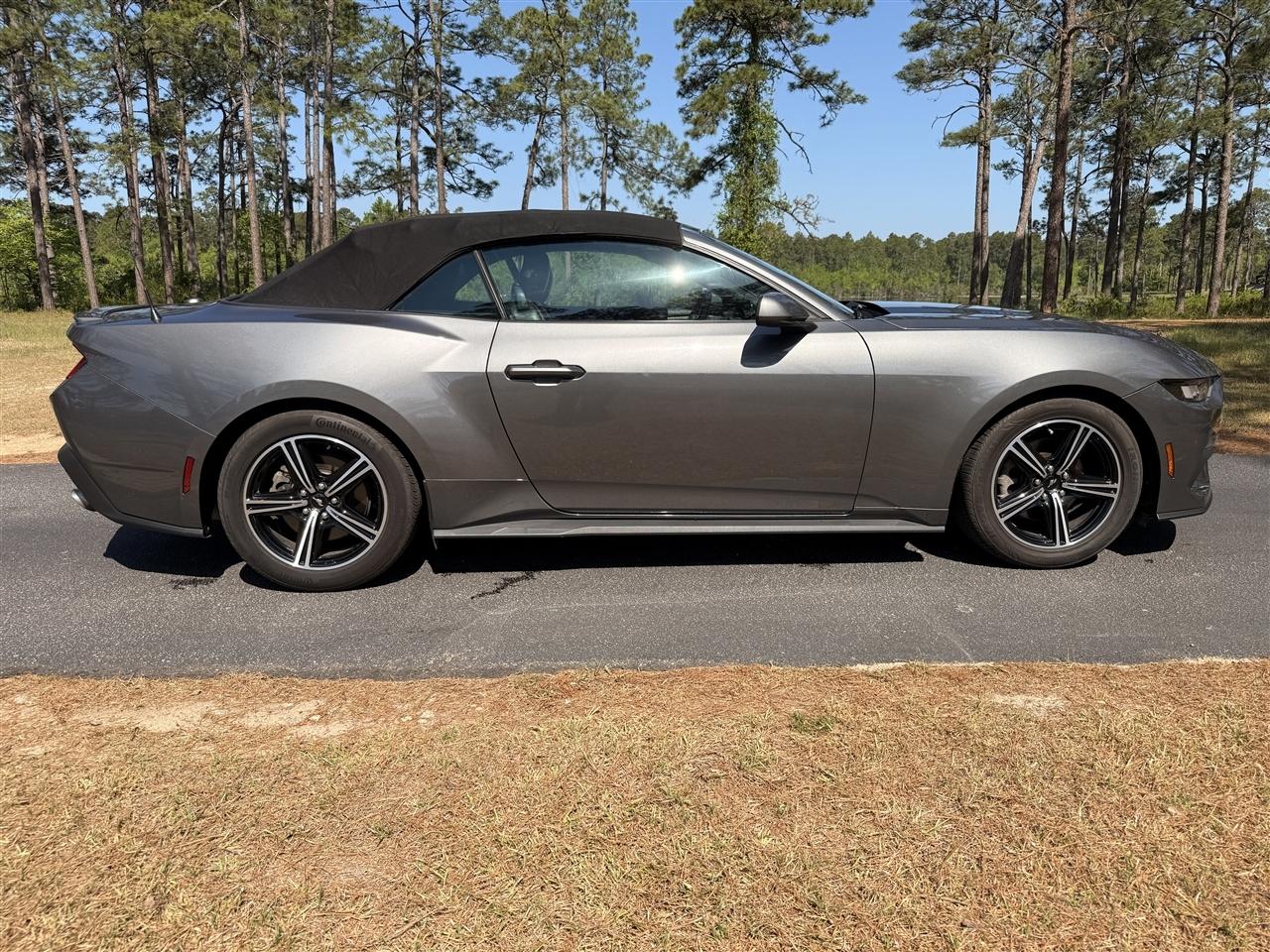 Ford Mustang EcoBoost Convertible 2024
