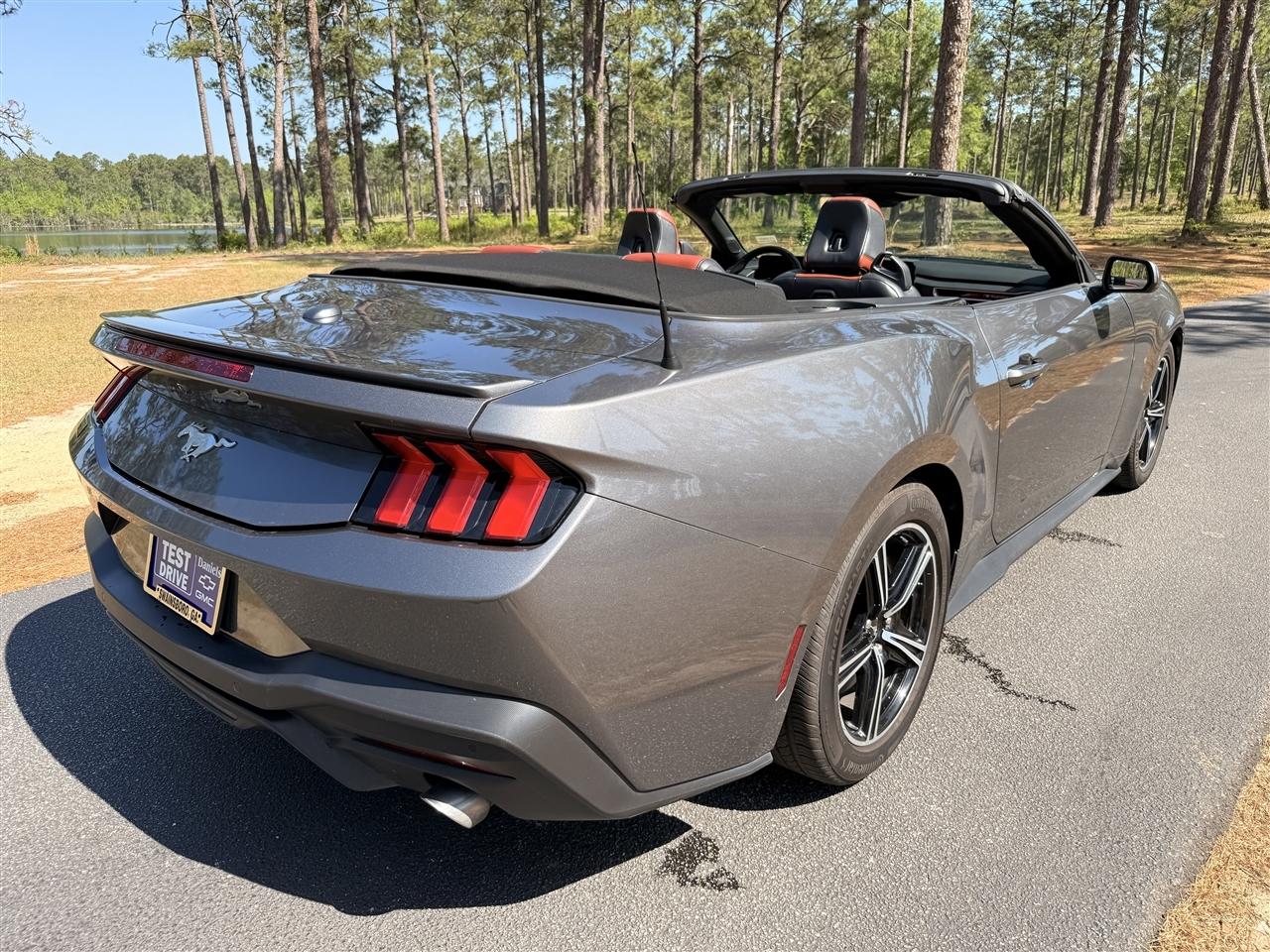 Ford Mustang EcoBoost Convertible 2024