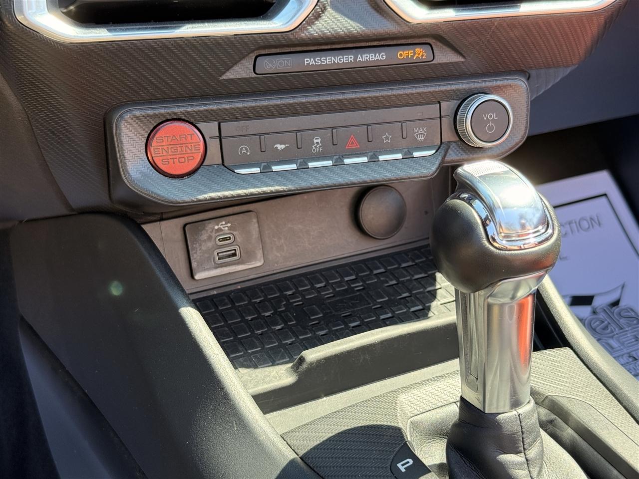 Ford Mustang EcoBoost Convertible 2024