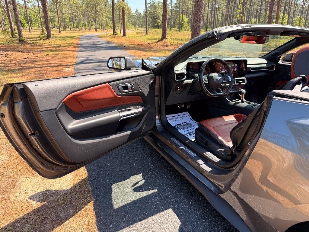 Ford Mustang EcoBoost Convertible 2024