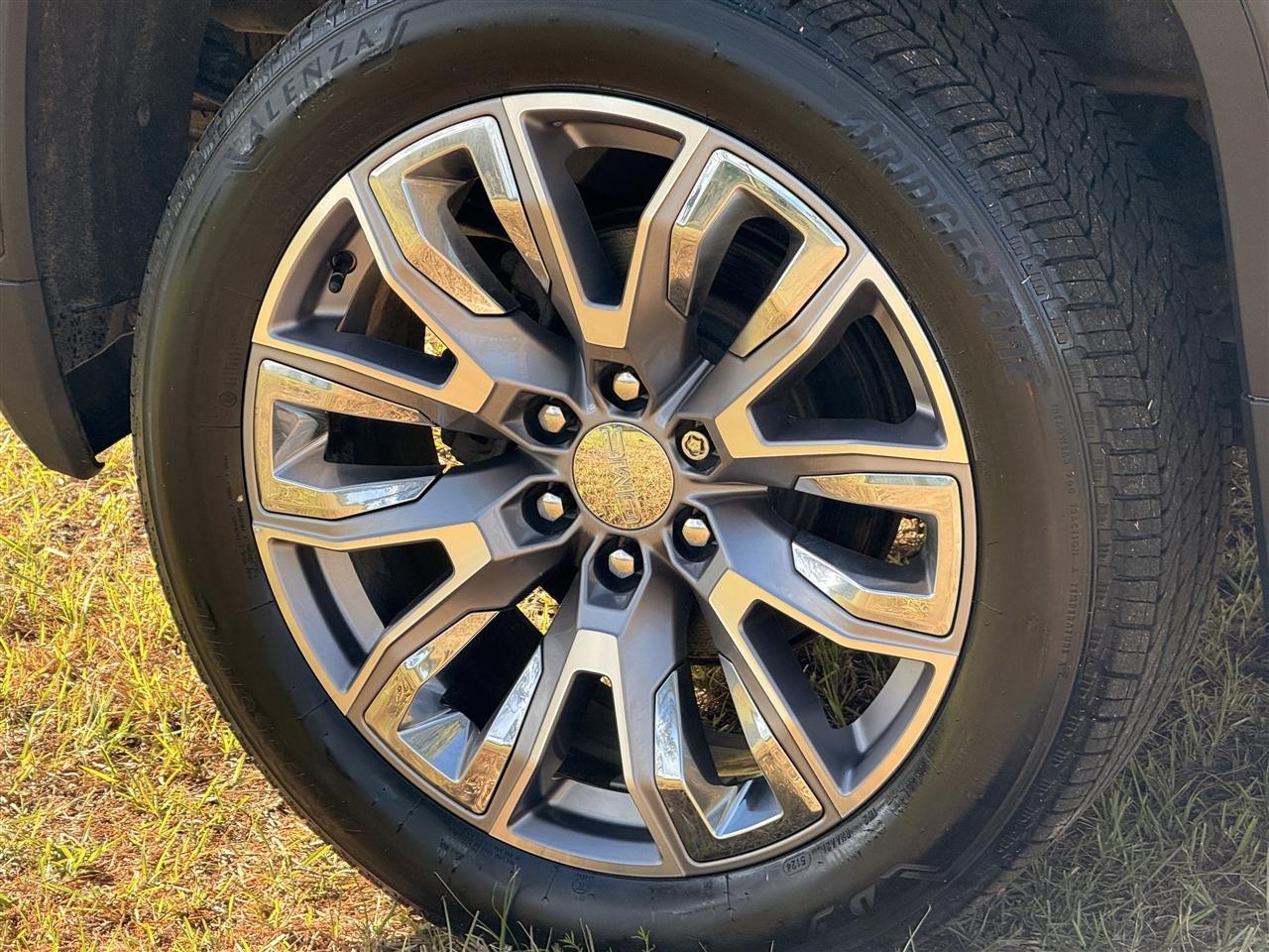 GMC Sierra 1500 4WD Crew Cab 147" Denali 2022