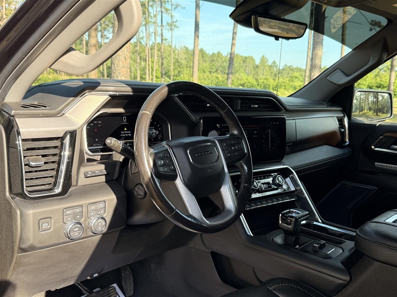 GMC Sierra 1500 4WD Crew Cab 147" Denali 2022