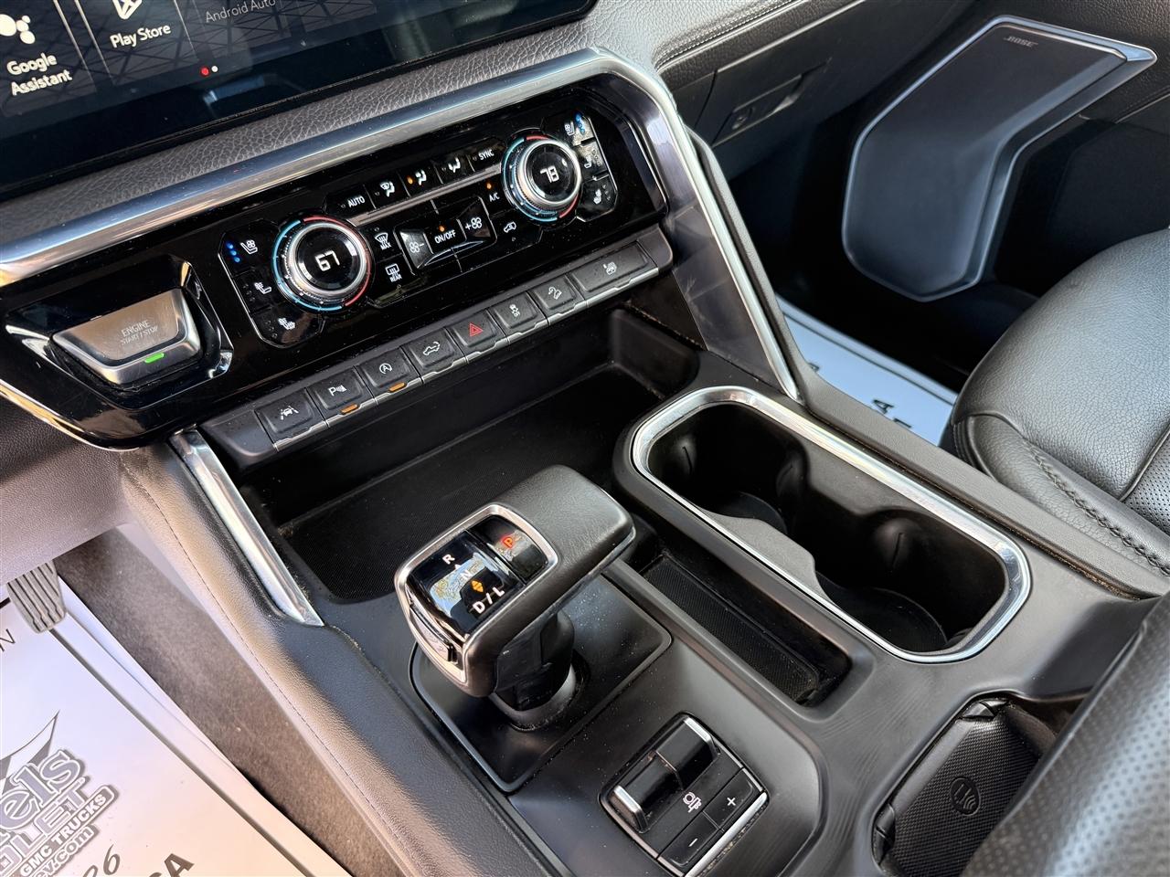 GMC Sierra 1500 4WD Crew Cab 147" Denali 2022