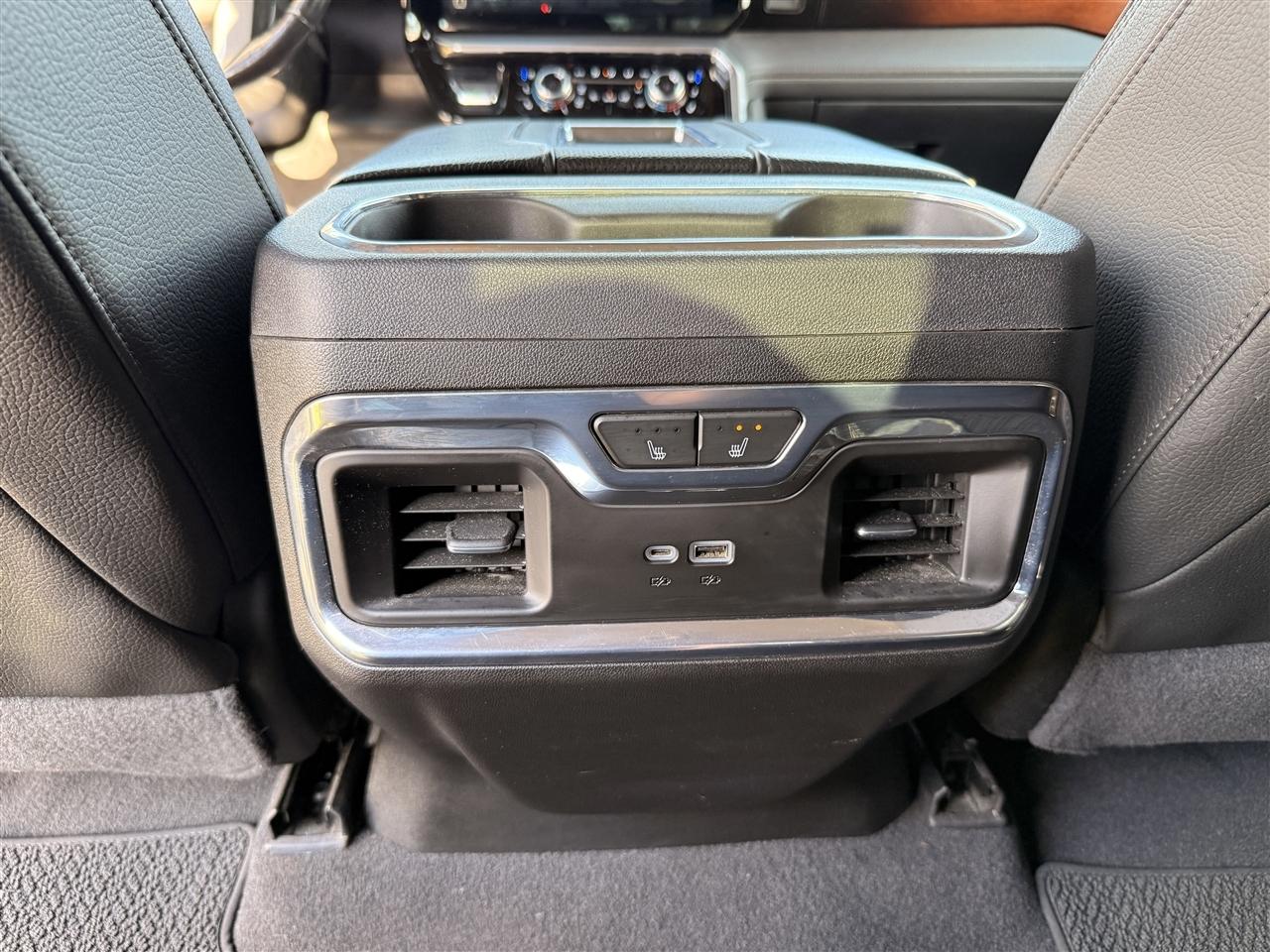 GMC Sierra 1500 4WD Crew Cab 147" Denali 2022