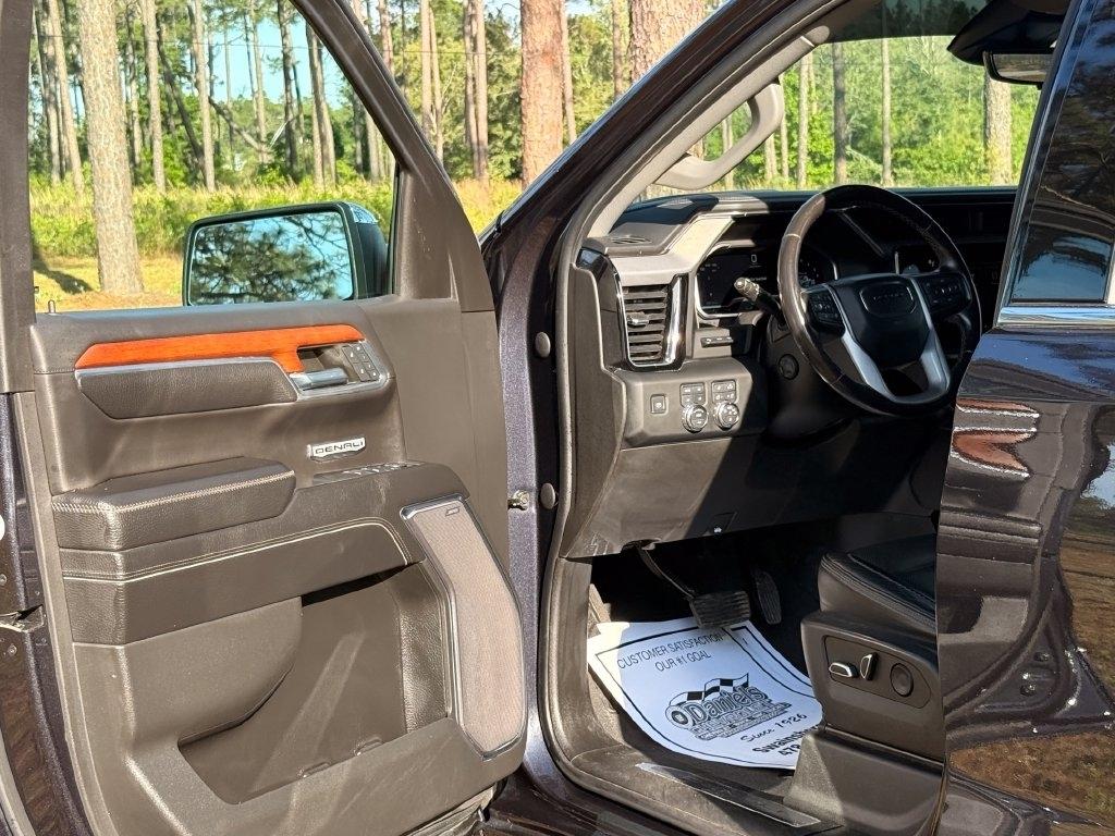 GMC Sierra 1500 4WD Crew Cab 147" Denali 2022