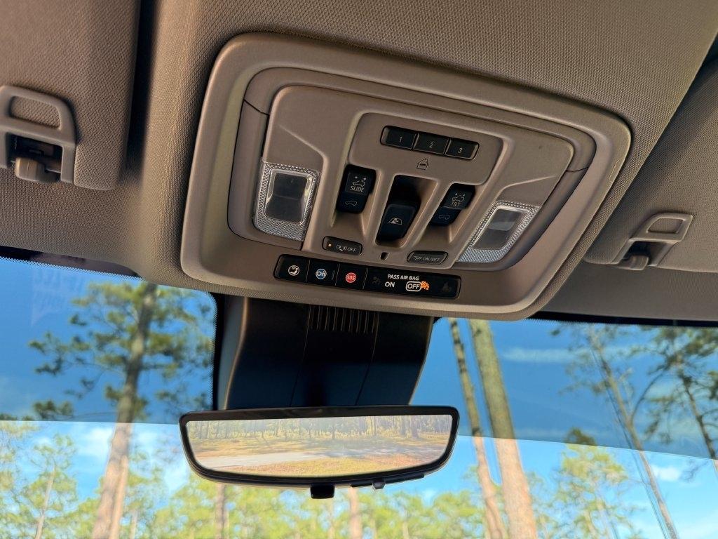 GMC Sierra 1500 4WD Crew Cab 147" Denali 2022