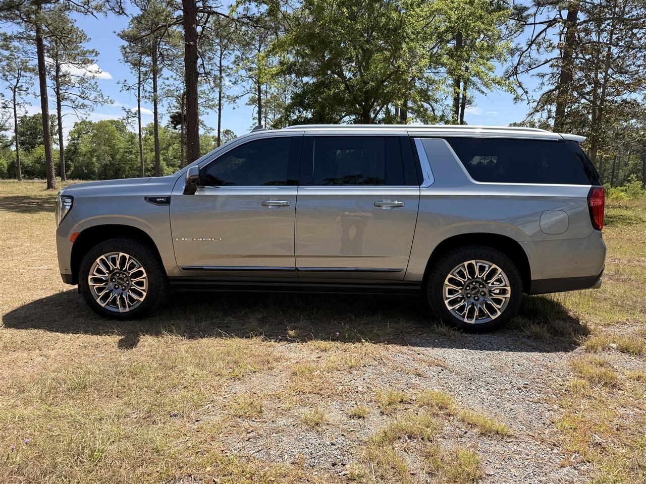 GMC Yukon XL 4WD 4dr Denali Ultimate 2024