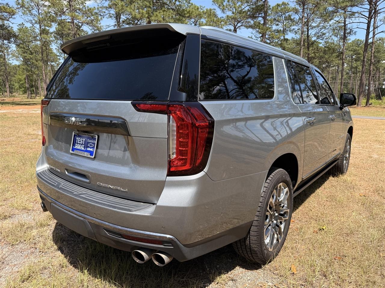 GMC Yukon XL 4WD 4dr Denali Ultimate 2024