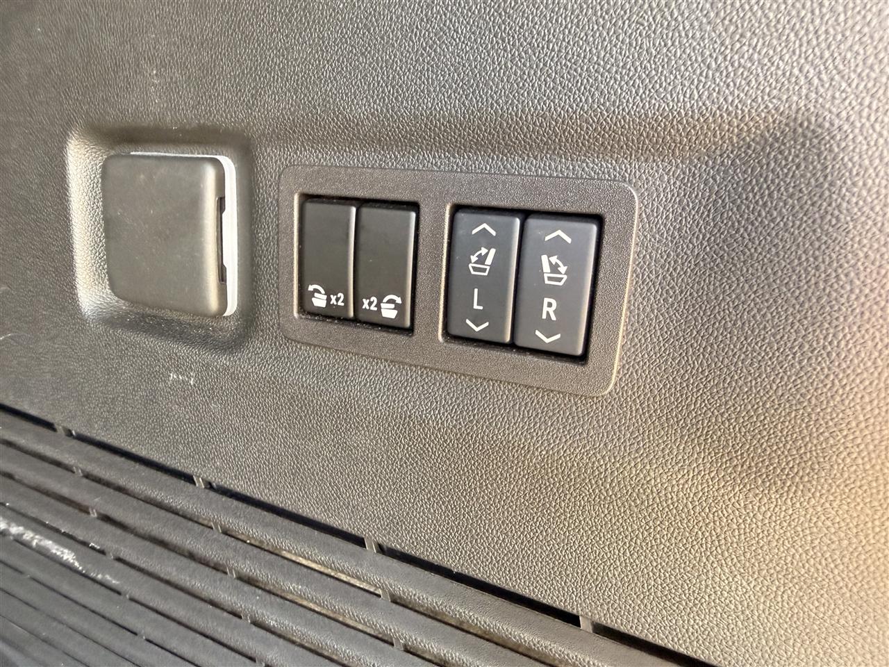 GMC Yukon XL 4WD 4dr Denali Ultimate 2024