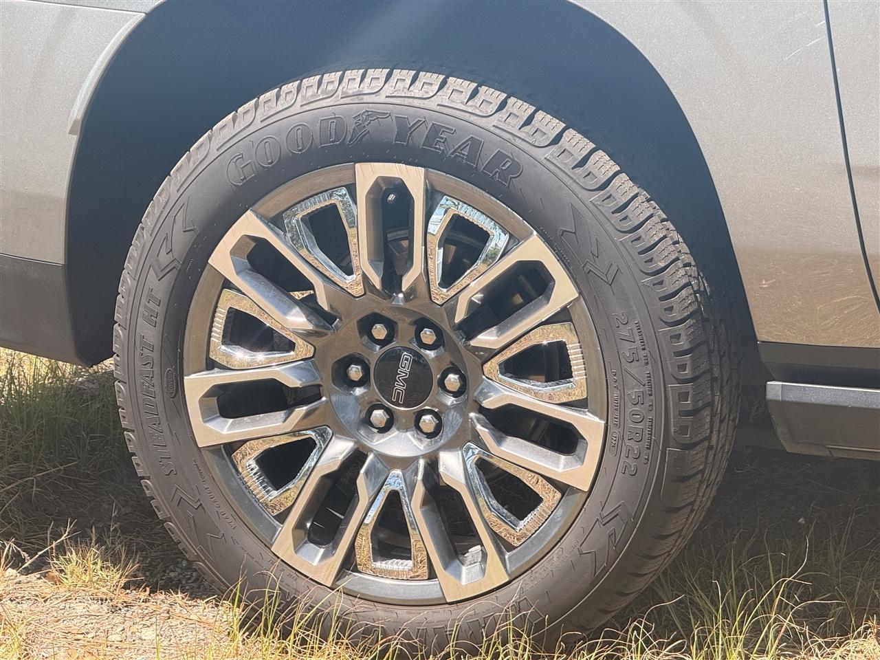 GMC Yukon XL 4WD 4dr Denali Ultimate 2024
