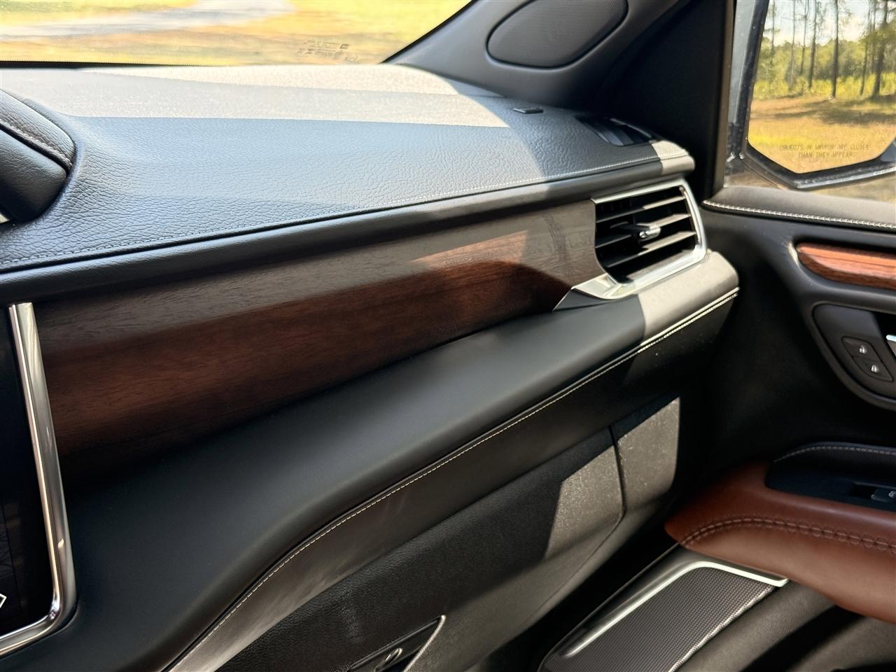 GMC Yukon XL 4WD 4dr Denali Ultimate 2024