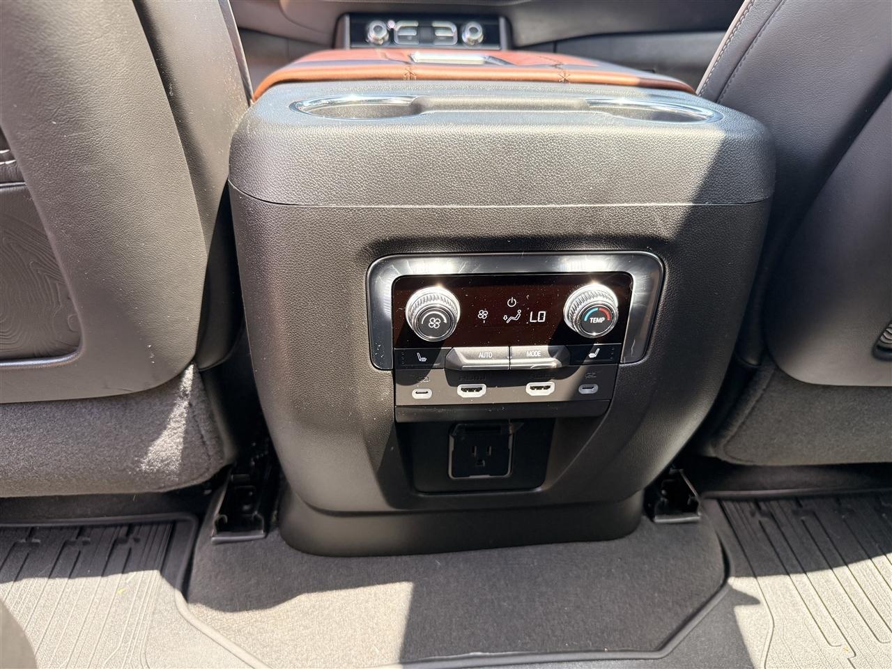 GMC Yukon XL 4WD 4dr Denali Ultimate 2024