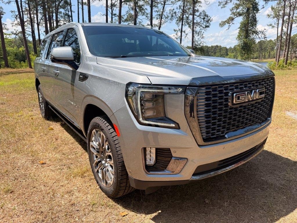 GMC Yukon XL 4WD 4dr Denali Ultimate 2024