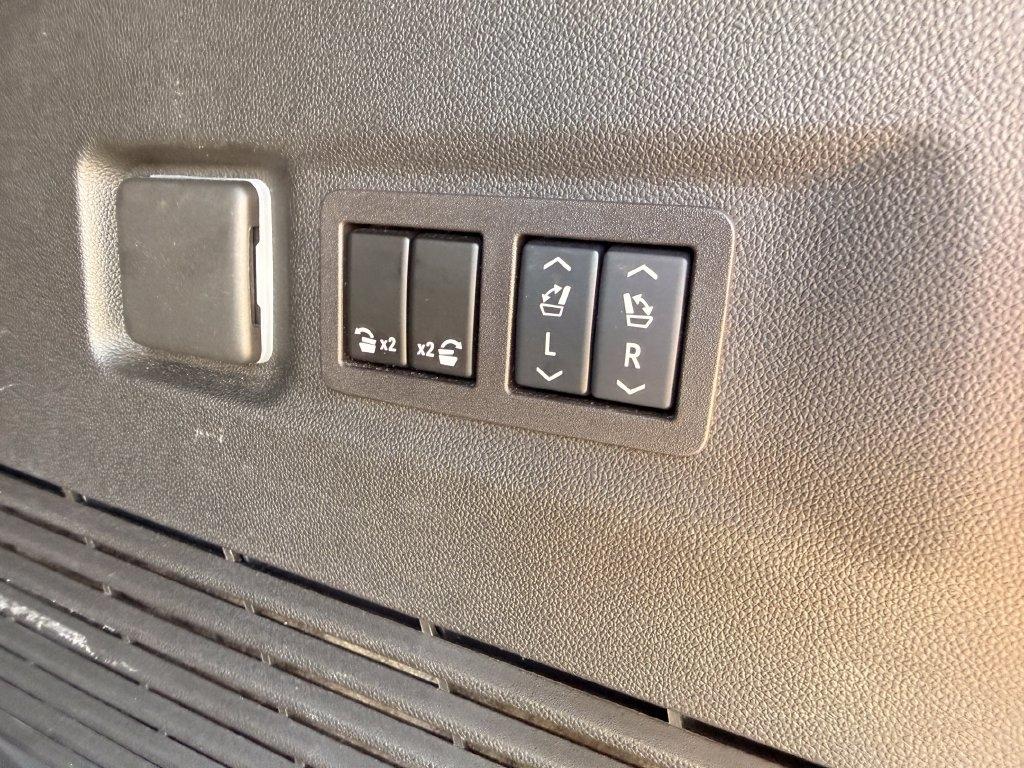 GMC Yukon XL 4WD 4dr Denali Ultimate 2024