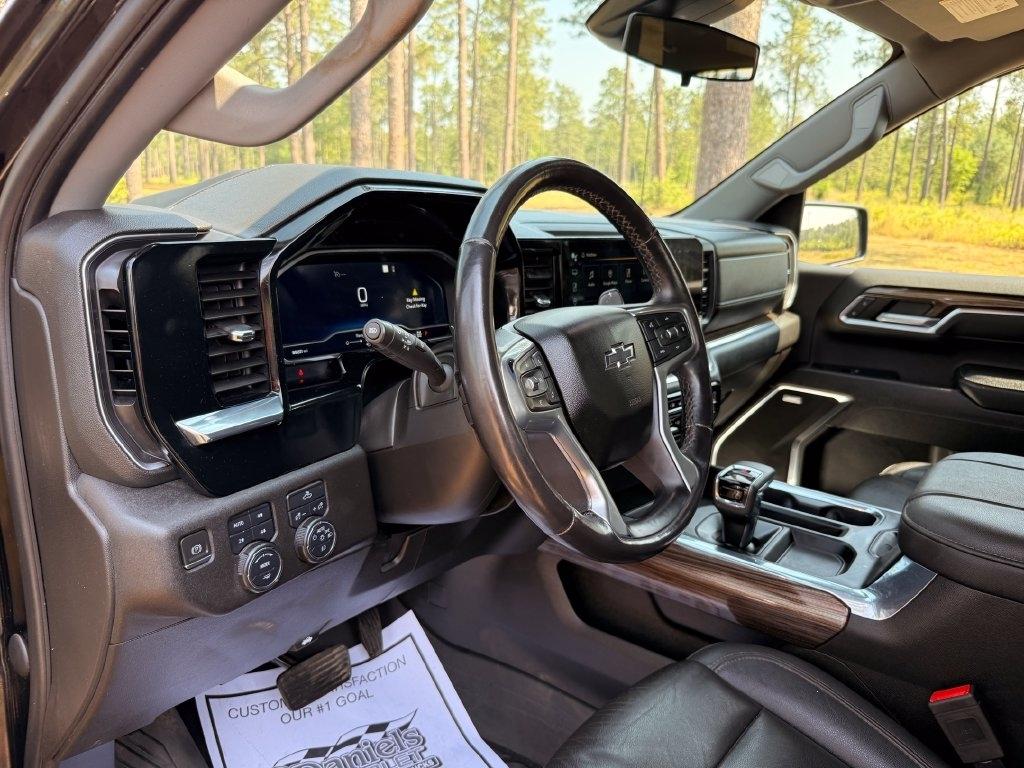 Chevrolet Silverado 1500 4WD Crew Cab 147" RST 2023