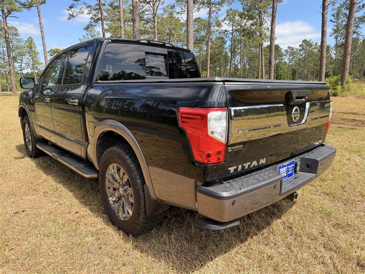 Nissan Titan 4x4 Crew Cab Platinum Reserve 2018