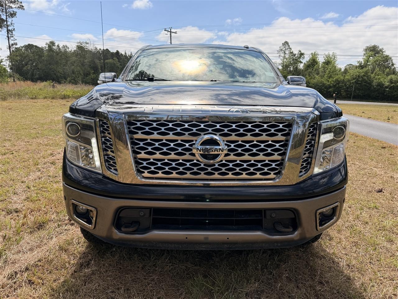 Nissan Titan 4x4 Crew Cab Platinum Reserve 2018