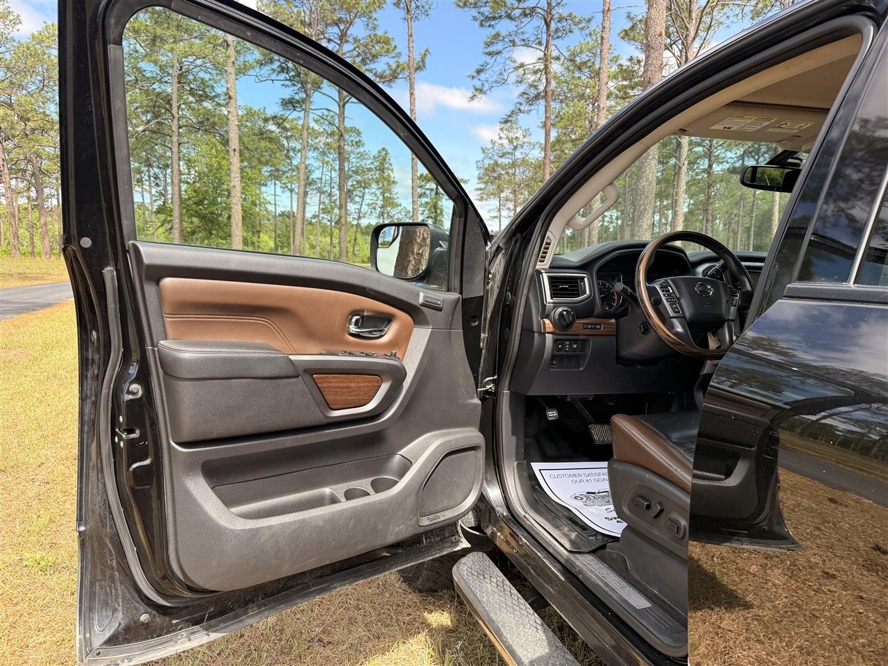 Nissan Titan 4x4 Crew Cab Platinum Reserve 2018