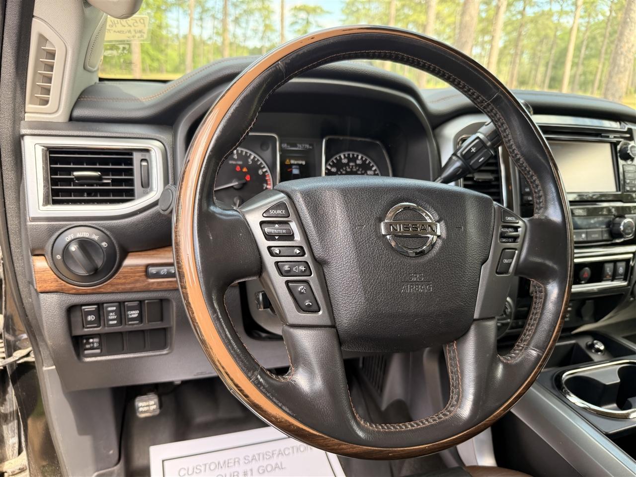 Nissan Titan 4x4 Crew Cab Platinum Reserve 2018