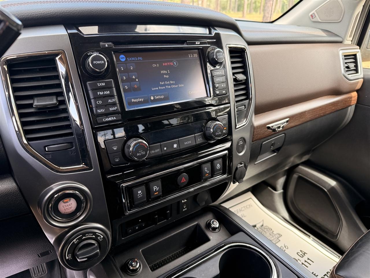 Nissan Titan 4x4 Crew Cab Platinum Reserve 2018