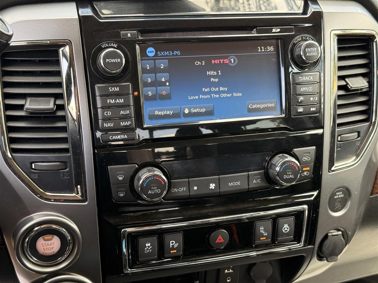 Nissan Titan 4x4 Crew Cab Platinum Reserve 2018