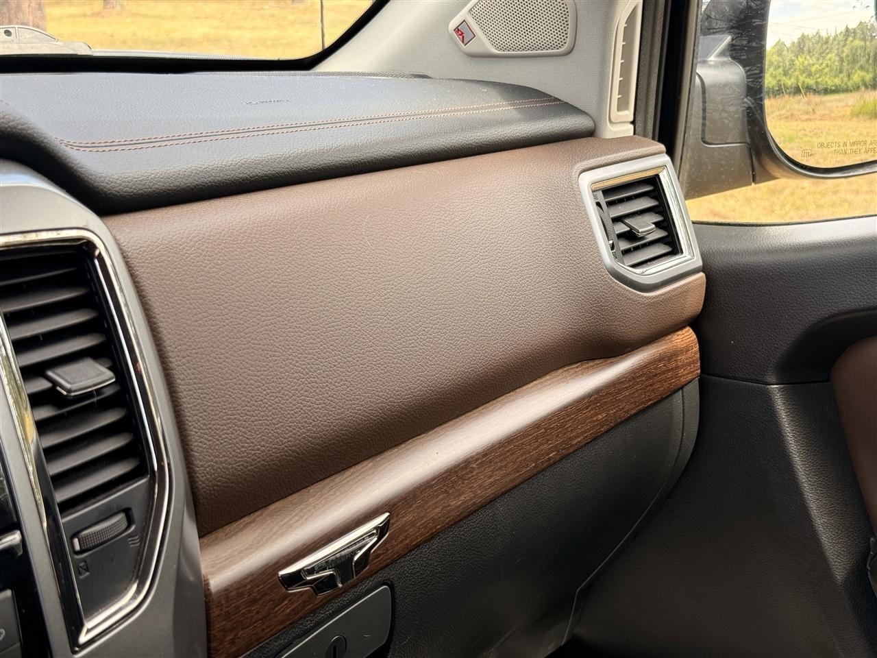 Nissan Titan 4x4 Crew Cab Platinum Reserve 2018