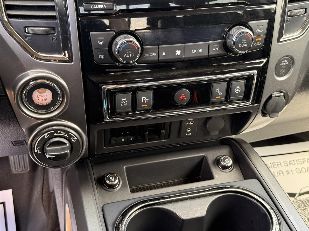 Nissan Titan 4x4 Crew Cab Platinum Reserve 2018