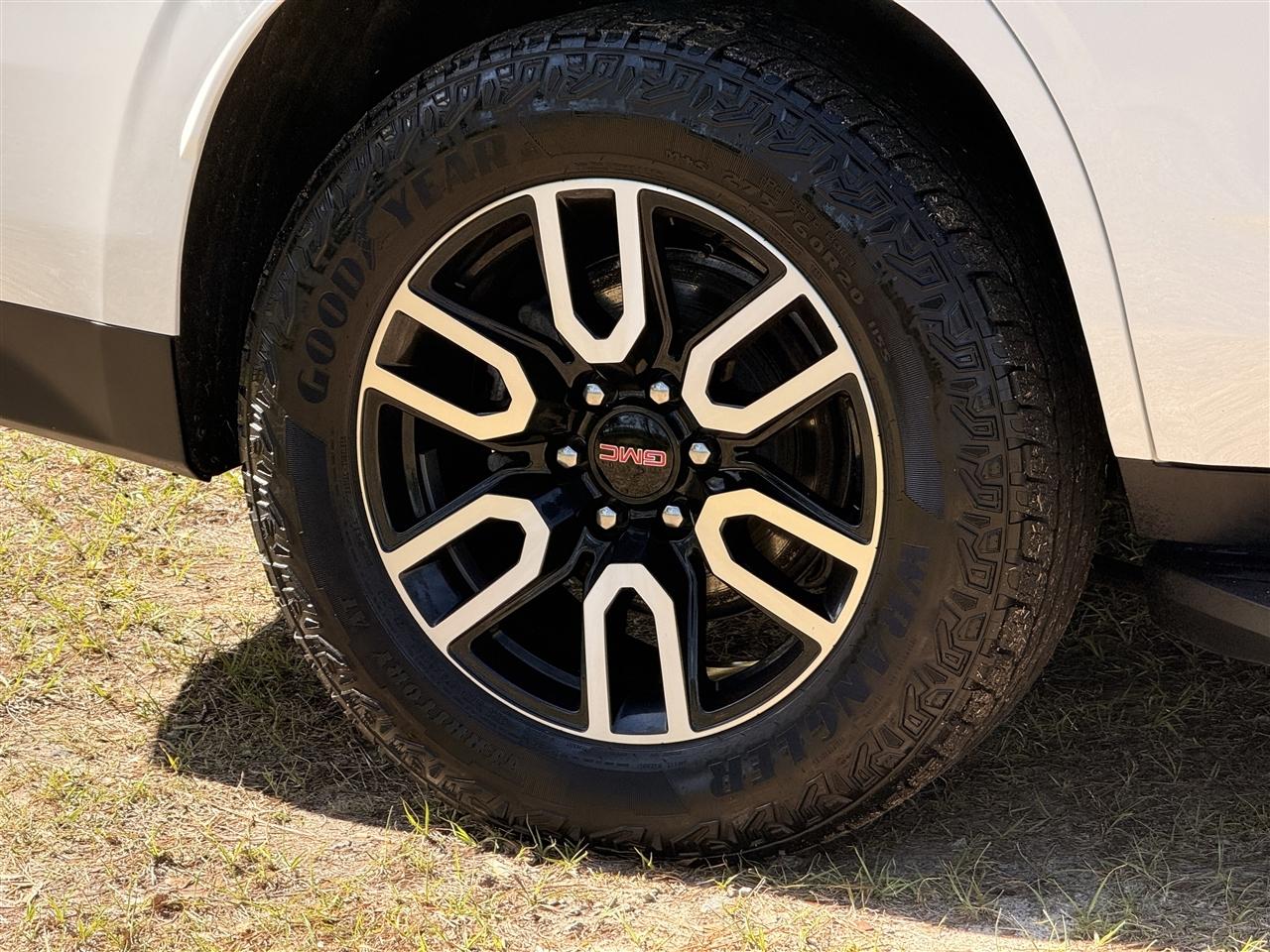 GMC Yukon 4WD 4dr AT4 2023