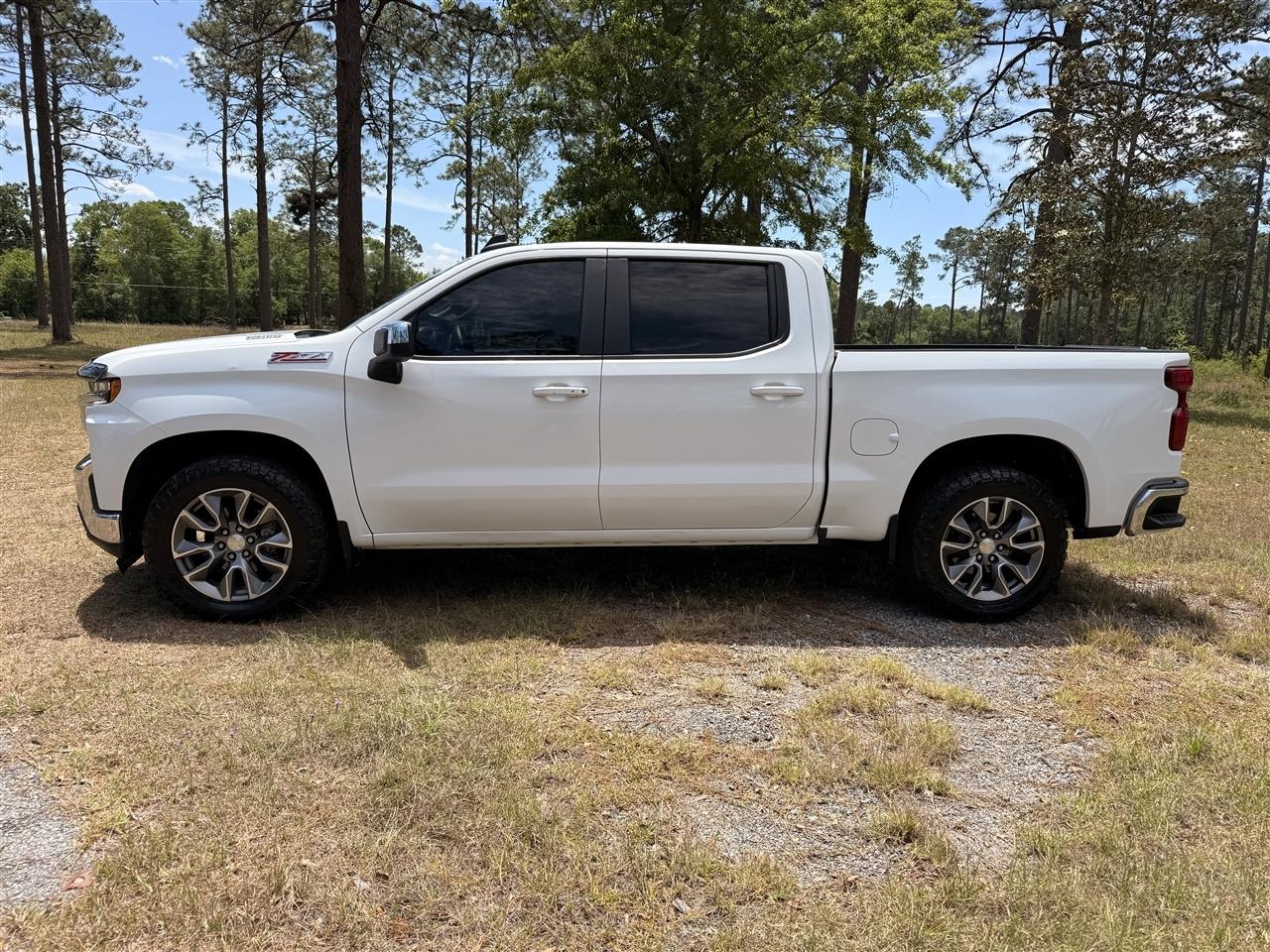 Chevrolet Silverado 1500 LTD 4WD Crew Cab 147" LT w/1LT 2022