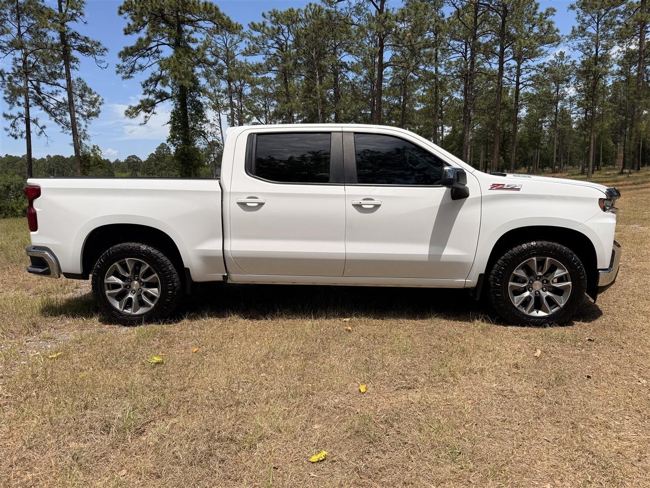 Chevrolet Silverado 1500 LTD 4WD Crew Cab 147" LT w/1LT 2022