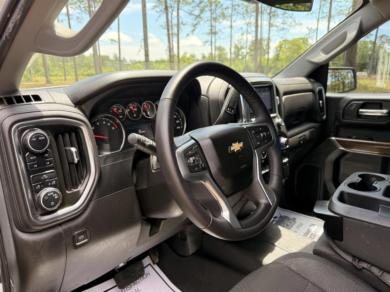 Chevrolet Silverado 1500 LTD 4WD Crew Cab 147" LT w/1LT 2022