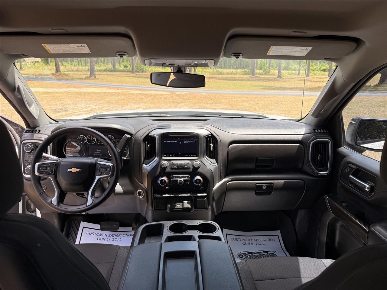 Chevrolet Silverado 1500 LTD 4WD Crew Cab 147" LT w/1LT 2022