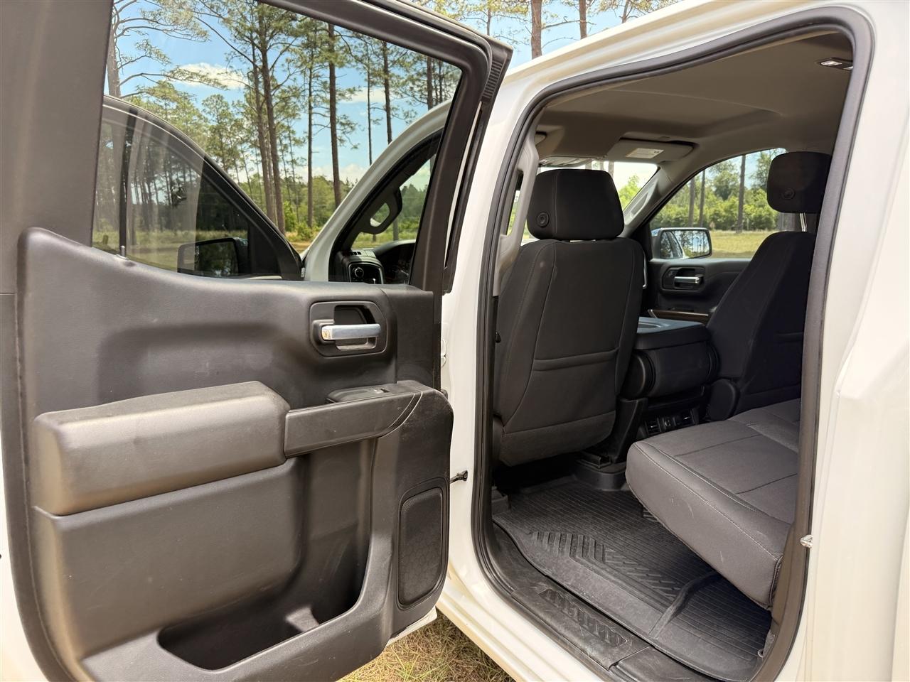 Chevrolet Silverado 1500 LTD 4WD Crew Cab 147" LT w/1LT 2022