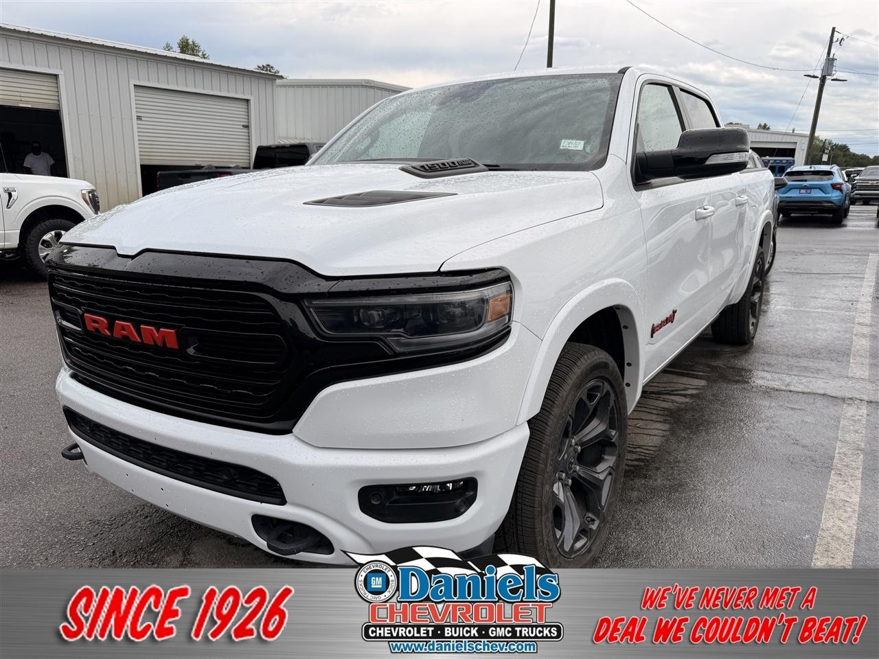 2022 RAM 1500 Limited 4x4 Crew Cab 5'7" Box