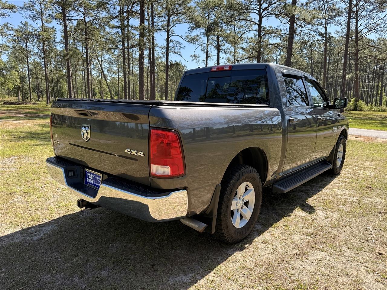 RAM 1500 Classic SLT 4x4 Crew Cab 5'7" Box 2019
