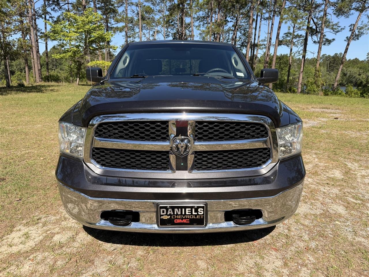 RAM 1500 Classic SLT 4x4 Crew Cab 5'7" Box 2019