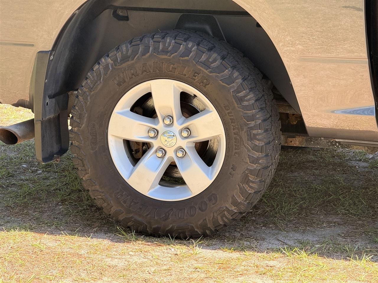 RAM 1500 Classic SLT 4x4 Crew Cab 5'7" Box 2019