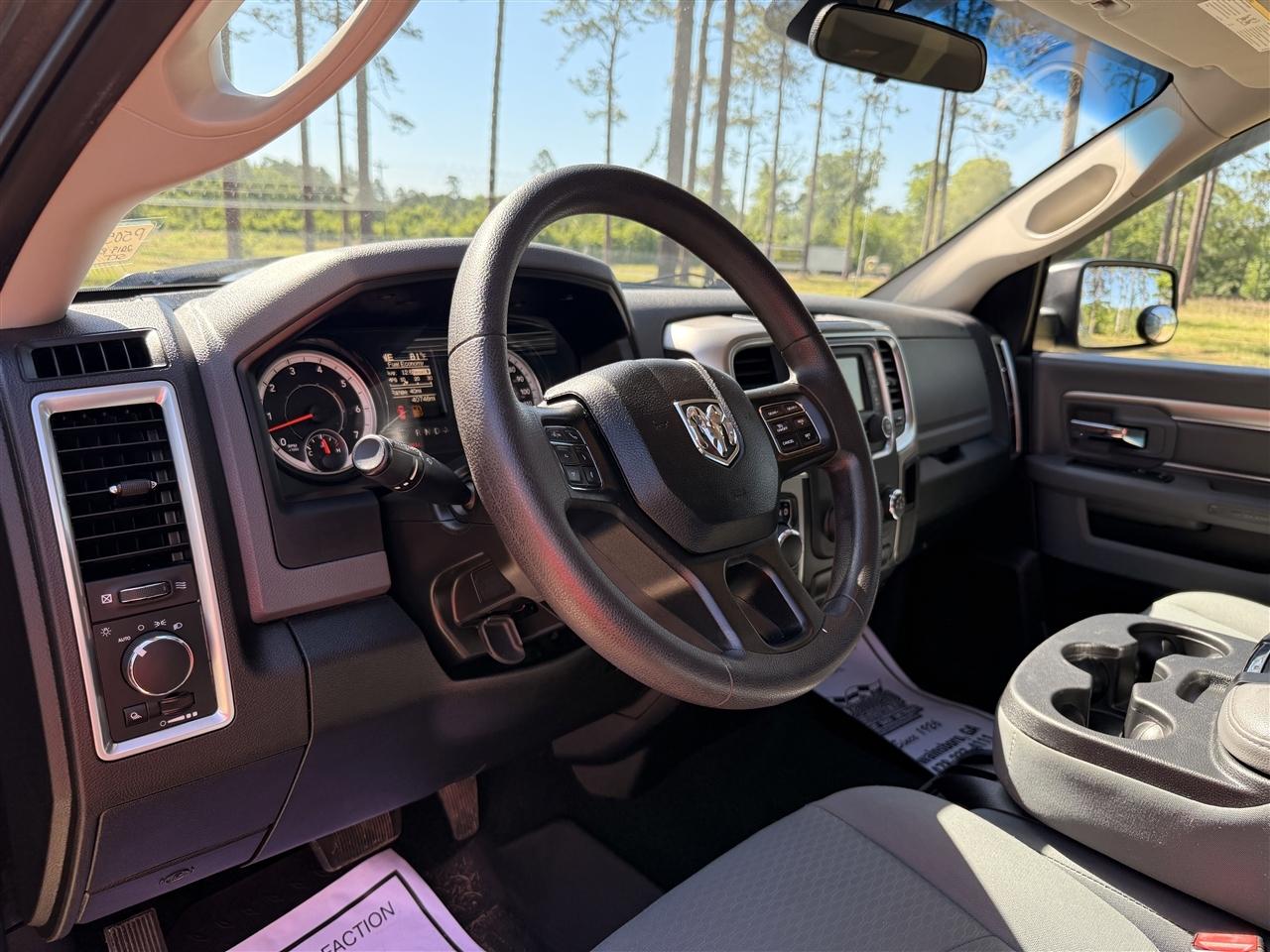 RAM 1500 Classic SLT 4x4 Crew Cab 5'7" Box 2019