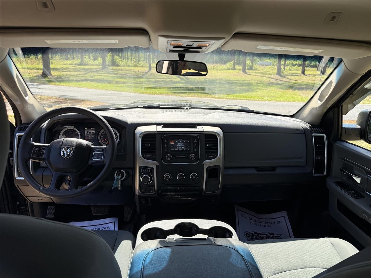 RAM 1500 Classic SLT 4x4 Crew Cab 5'7" Box 2019