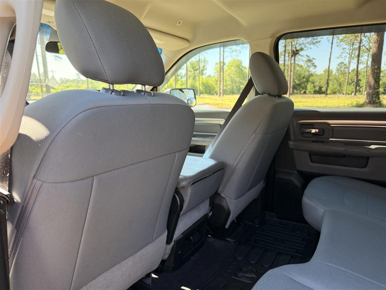 RAM 1500 Classic SLT 4x4 Crew Cab 5'7" Box 2019
