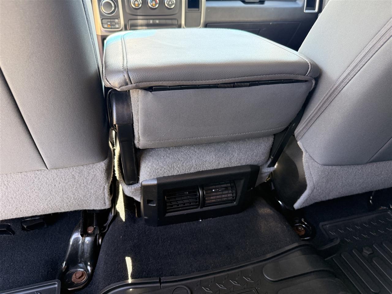 RAM 1500 Classic SLT 4x4 Crew Cab 5'7" Box 2019