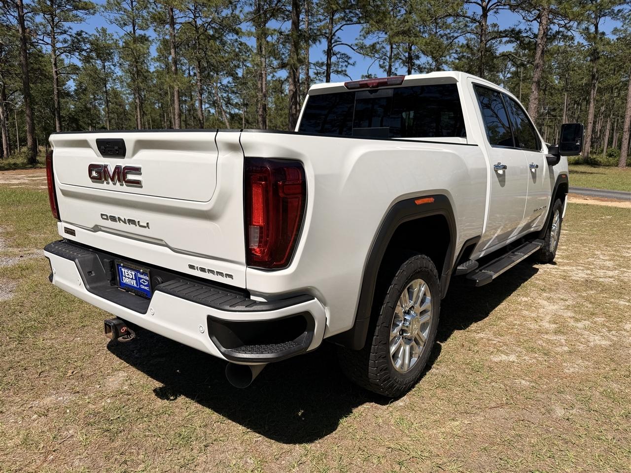GMC Sierra 2500HD 4WD Crew Cab 159" Denali 2023