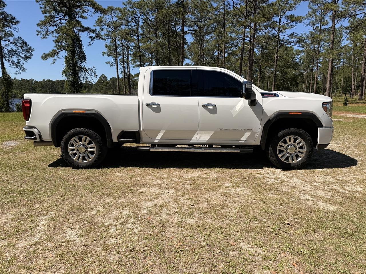 GMC Sierra 2500HD 4WD Crew Cab 159" Denali 2023